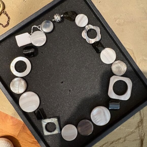 Jewels by Park Lane Mother of Pearl Abalone Geometric Necklace 20 inch Magnetic - Picture 2 of 7